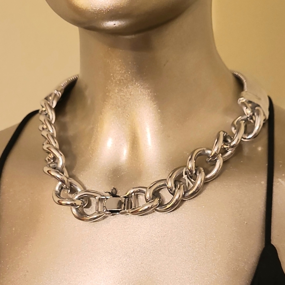 BCBGMAXAZRIA Silver Gaspipe Large Industrial Chain Link Necklace - Picture 15 of 16